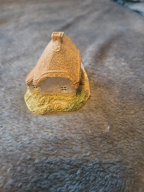 Vintage Lilliput Lane "Clover Cottage" Ornament