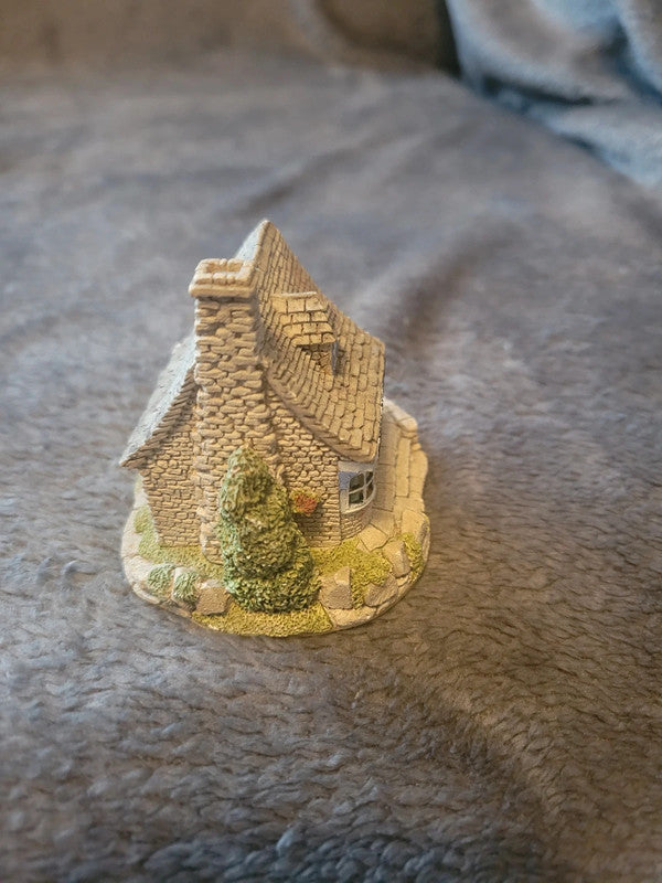 Lilliput Lane Purbeck Stores Collectible Cottage Figurine