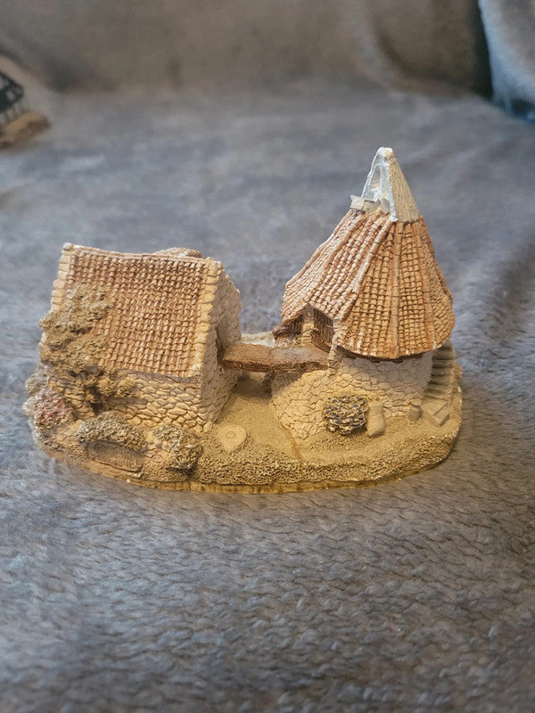 Lilliput Lane Thatchers Cottage Collectible Ornament