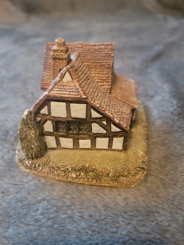 Lilliput Lane "The Oast House" Cottage Miniature