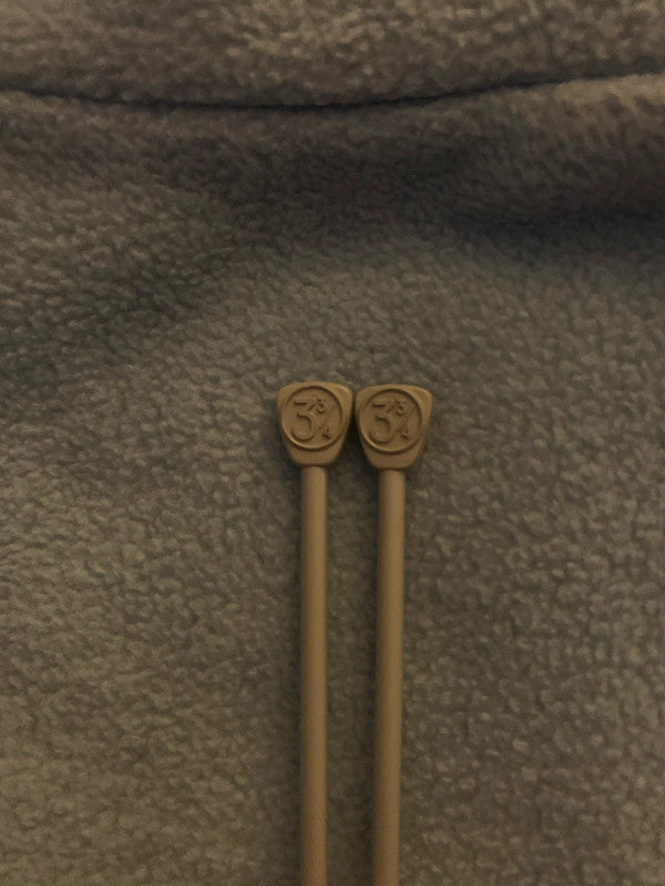 Knitting needles size 3 3/4