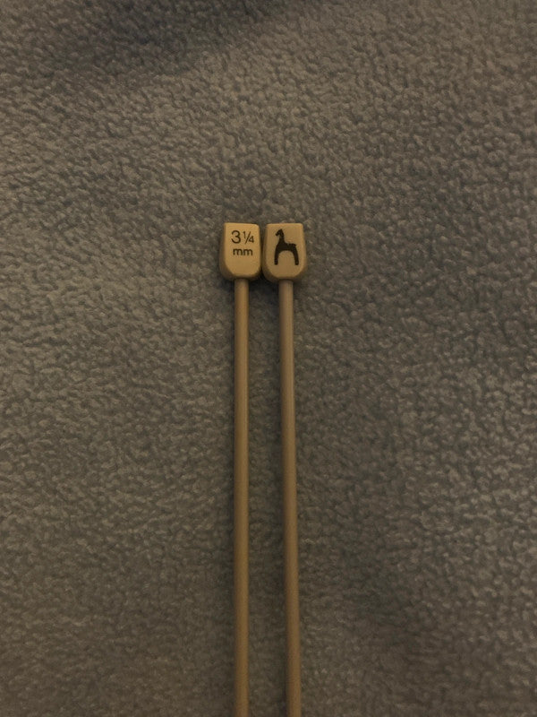 Knitting needles size 3 3/4
