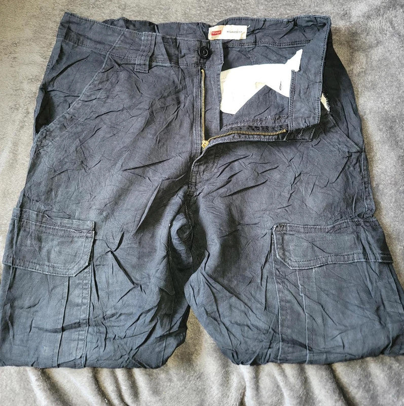 Vintage Wrangler Relaxed Fit Black Cargo Trousers