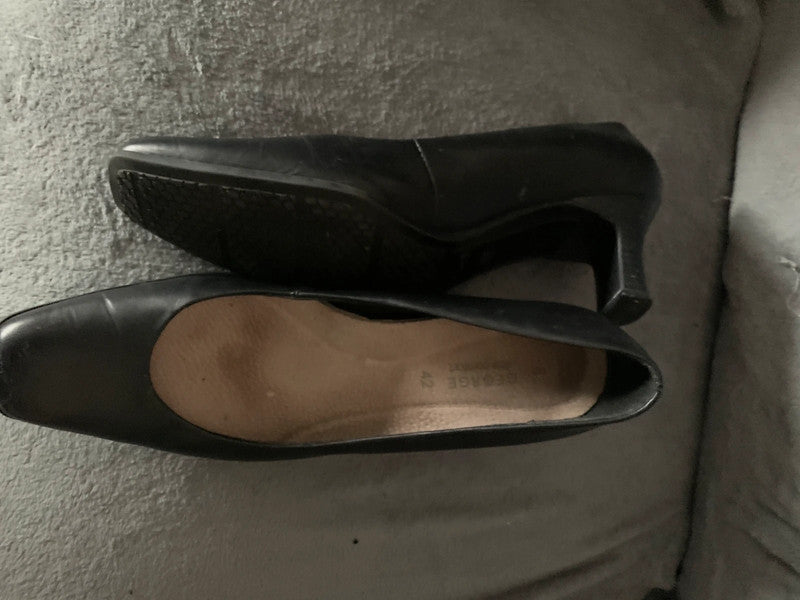 George black court shoes