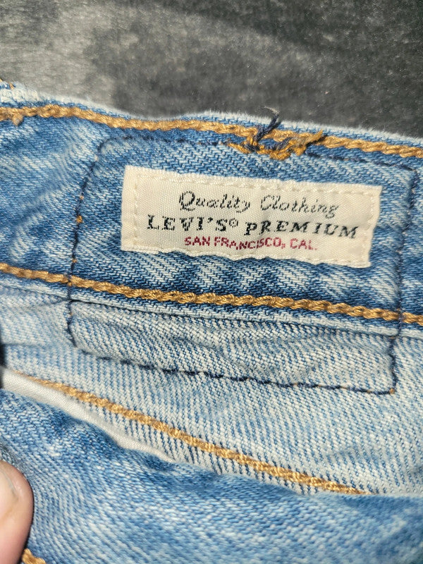 Levi’s Premium Wedgie Denim Shorts – Women’s Size 29 Light Blue High Rise