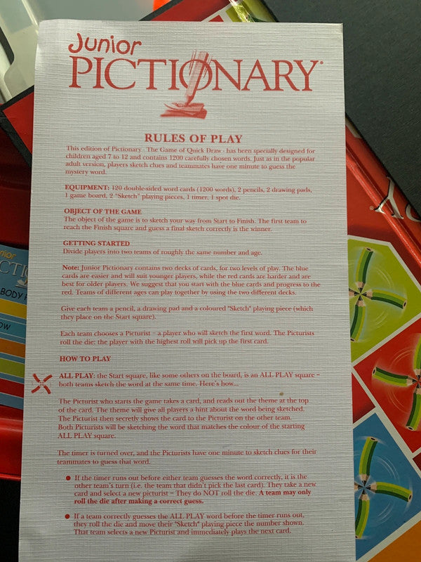 Junior Pictionary Board Game – Family Drawing Game – Complete Set