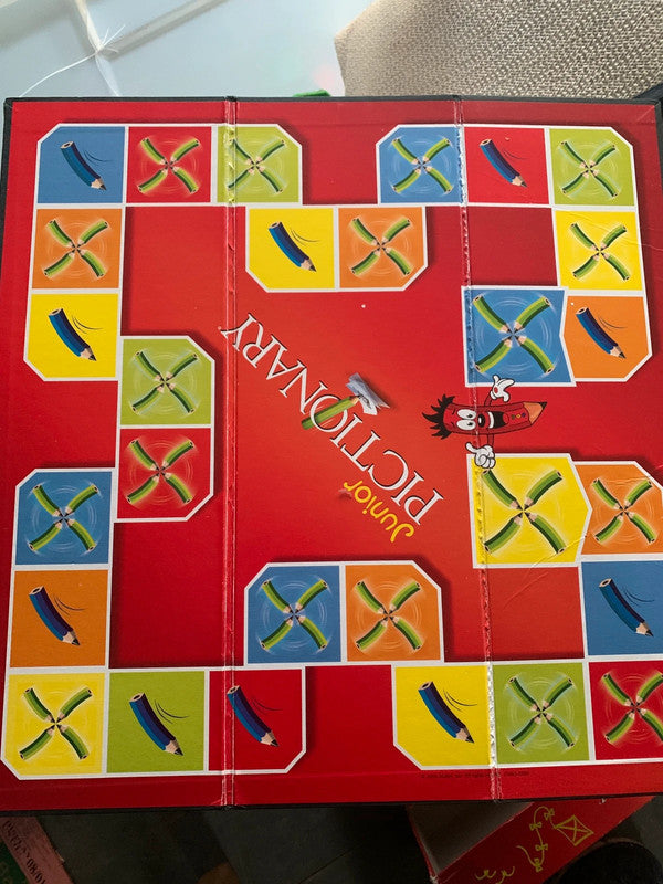 Junior Pictionary Board Game – Family Drawing Game – Complete Set