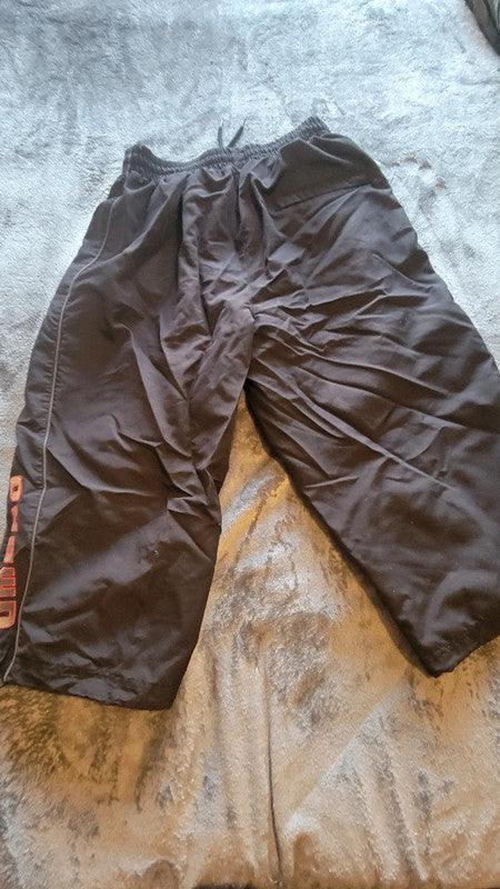 Men’s Umbro Black Sports Shorts – Size M