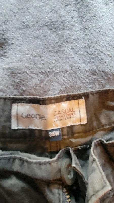 George Camo Cargo Shorts – Size 38W (97cm Waist)