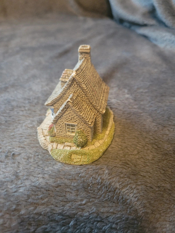 Lilliput Lane Purbeck Stores Collectible Cottage Figurine