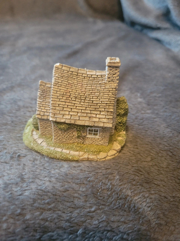 Lilliput Lane Purbeck Stores Collectible Cottage Figurine