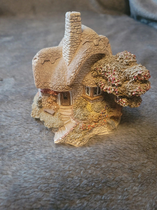 Lilliput Lane Thatcham Cottage Ornament