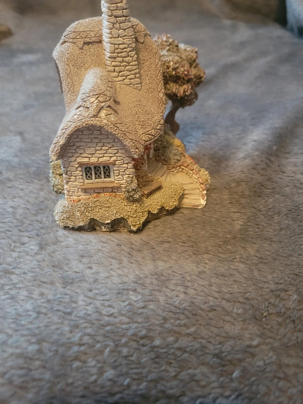 Lilliput Lane Thatcham Cottage Ornament