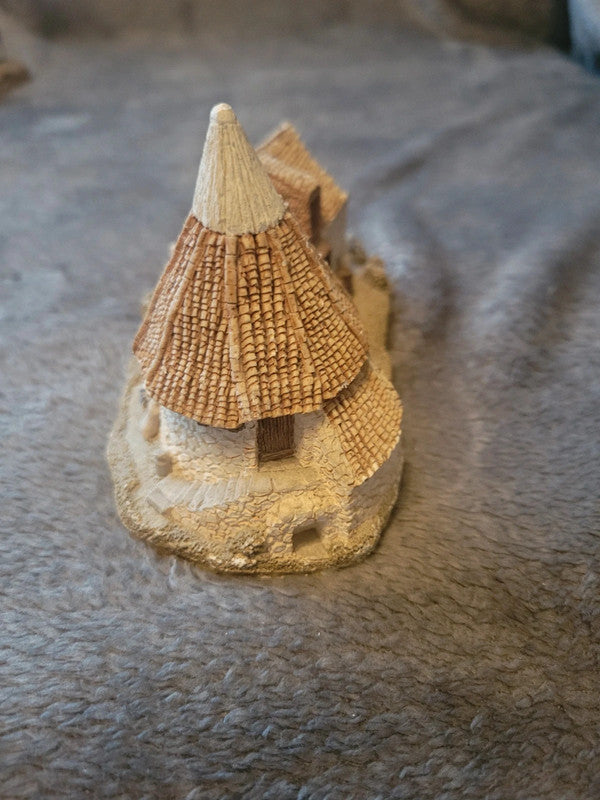 Lilliput Lane Thatchers Cottage Collectible Ornament