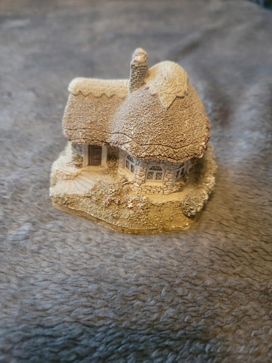 Lilliput Lane Thatcham Cottage Ornament