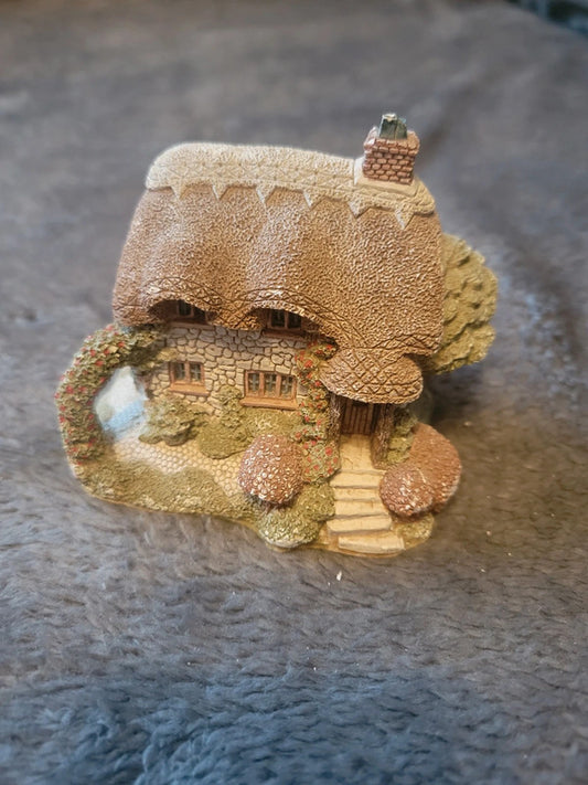 Lilliput Lane Thatcham Cottage Ornament