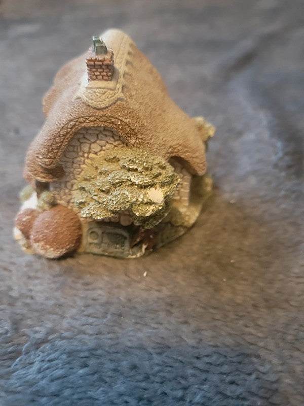 Lilliput Lane Thatcham Cottage Ornament