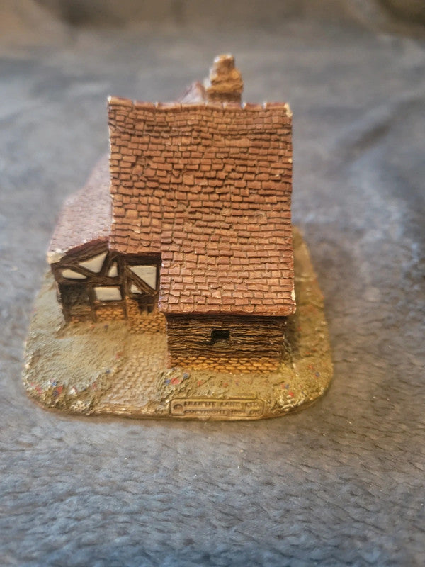 Lilliput Lane "The Oast House" Cottage Miniature