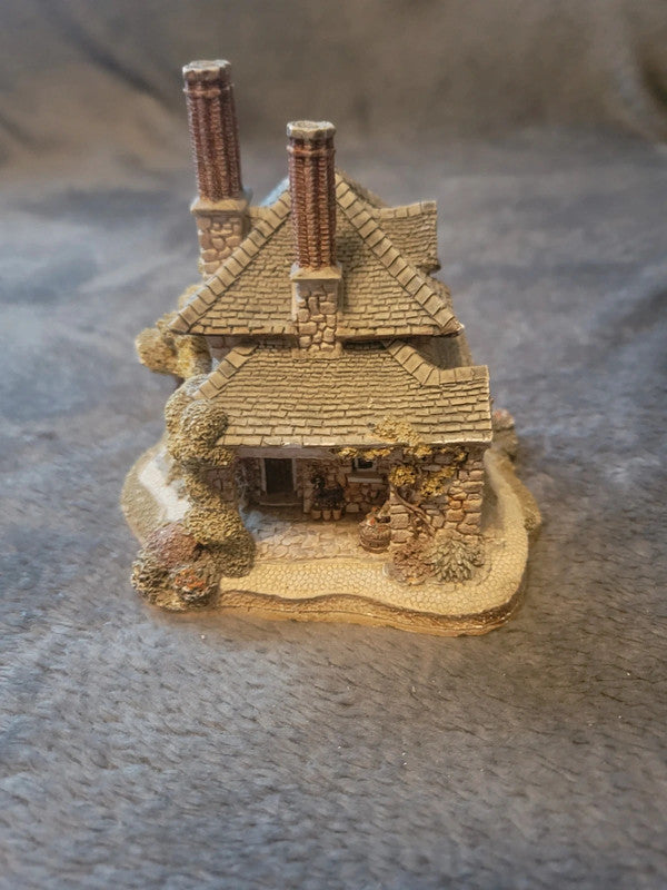 Lilliput Lane Collectable Cottage Figurine