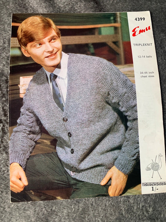 Emu 4399 – Men’s Tripleknit V-Neck Cardigan