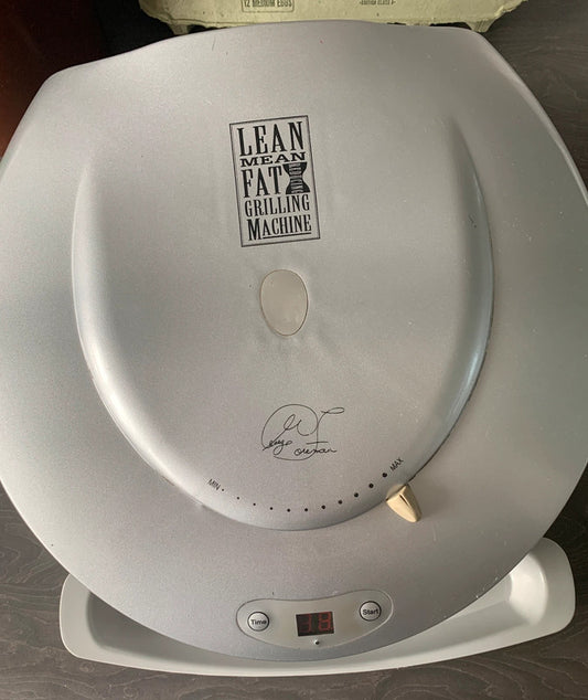 George Foreman Lean Mean Fat Reducing Grilling Machine – Large, Adjustable Heat, Drip Tray
