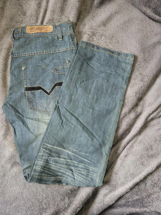 Diesel Men's Straight Fit Jeans, Light Blue Wash W36