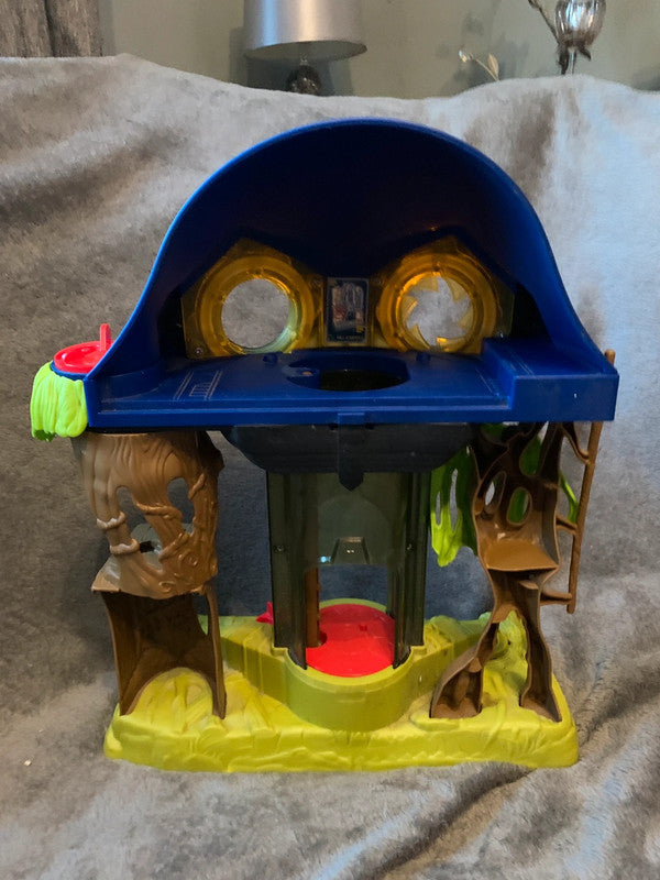 Treehouse Headquarters playset from the Mattel Imaginext DC Super Friends series.
