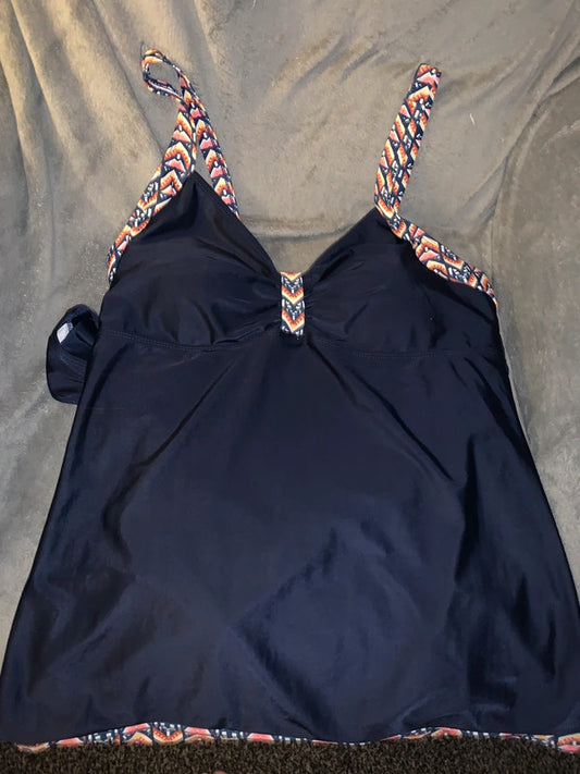 Woman’s  tankini swimsuit set (top and bottoms) in size 5XL.
