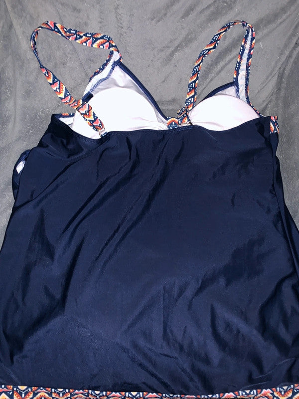 Woman’s  tankini swimsuit set (top and bottoms) in size 5XL.