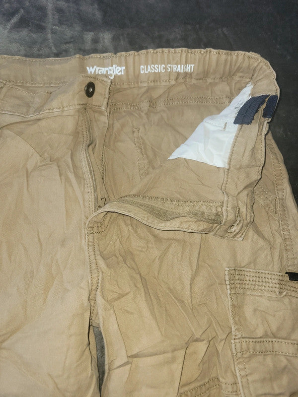 Wrangler Classic Straight Cargo Shorts – Men’s W28 Beige Khaki