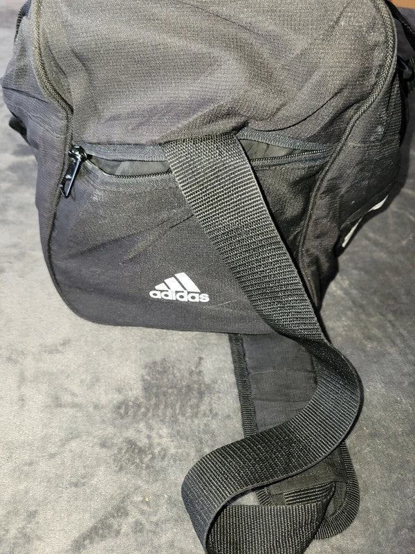 Adidas Black Duffel / Gym Sports Bag – Medium