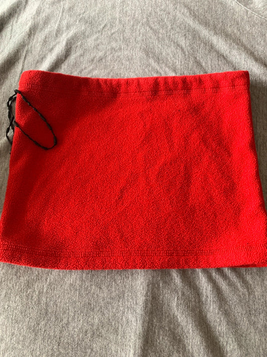 Beechfield fleece neck warmer (snood/gaiter) in bright red.