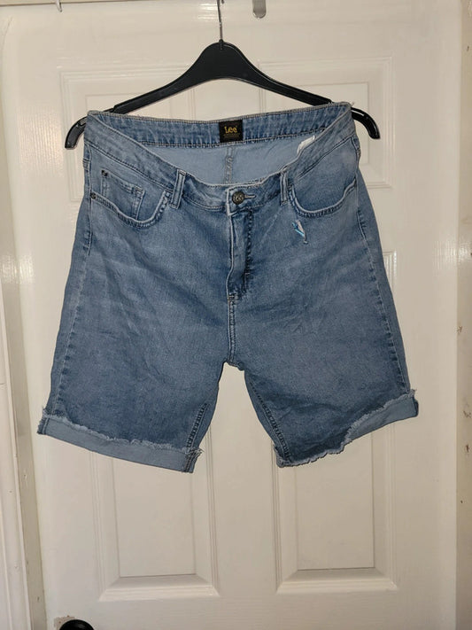 Vintage Lee Denim Shorts – Light Wash – Raw Hem – Waist 34