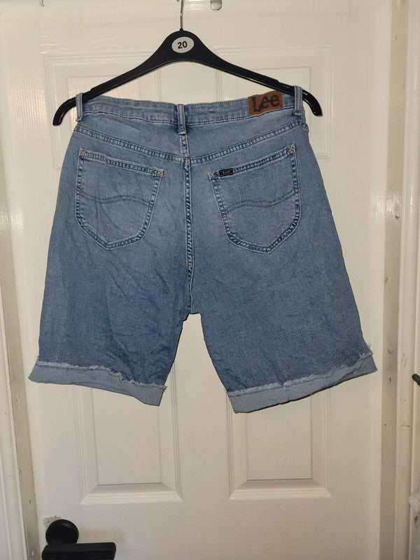 Vintage Lee Denim Shorts – Light Wash – Raw Hem – Waist 34