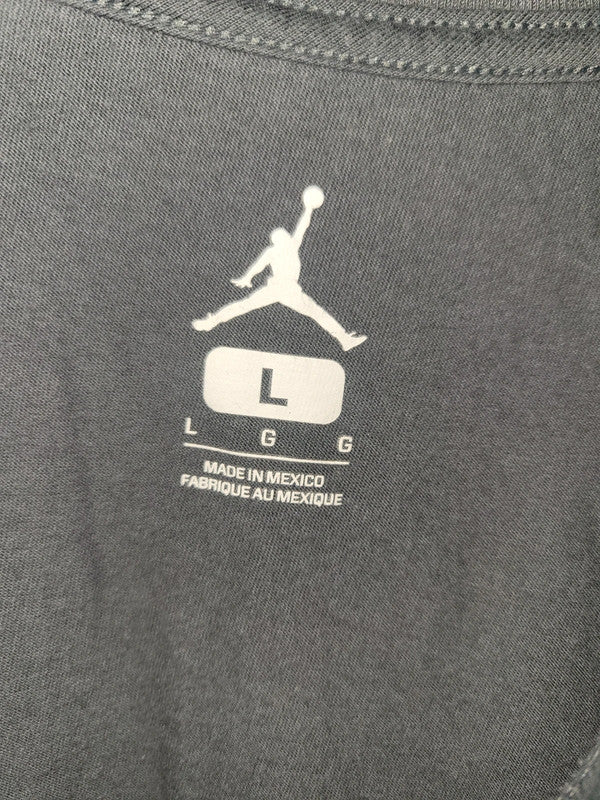 Jordan Brand NYC Graphic T-Shirt – Grey/Gold – Size Large