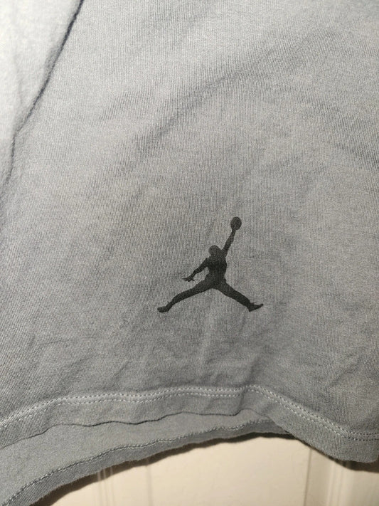 Jordan Brand NYC Graphic T-Shirt – Grey/Gold – Size Large