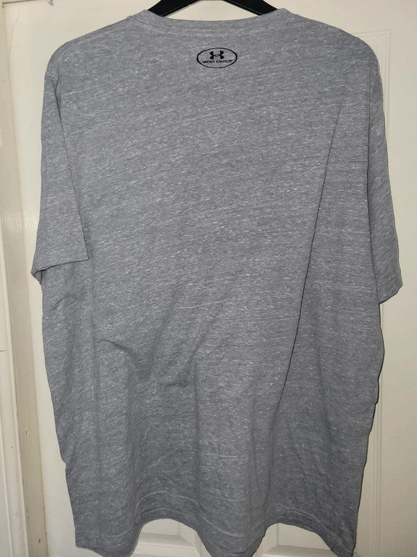 Vintage Under Armour HeatGear Graphic T-Shirt – Grey/Yellow Bear Logo – Size 2XL