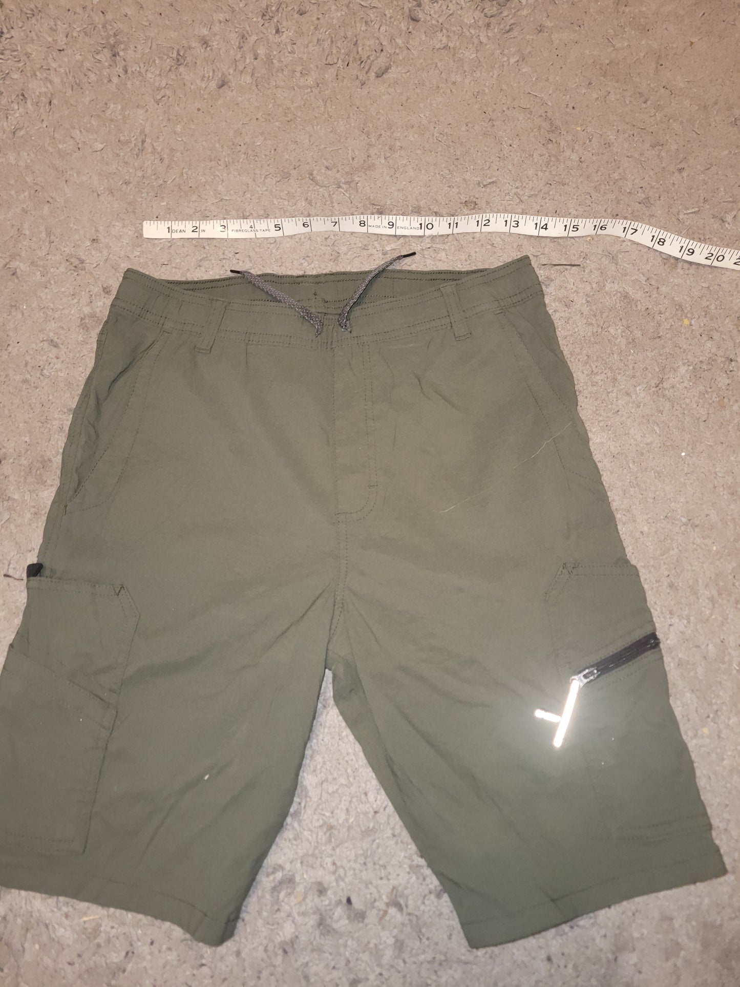 Lee Performance Cargo Shorts – Dark Olive Green – Size W30