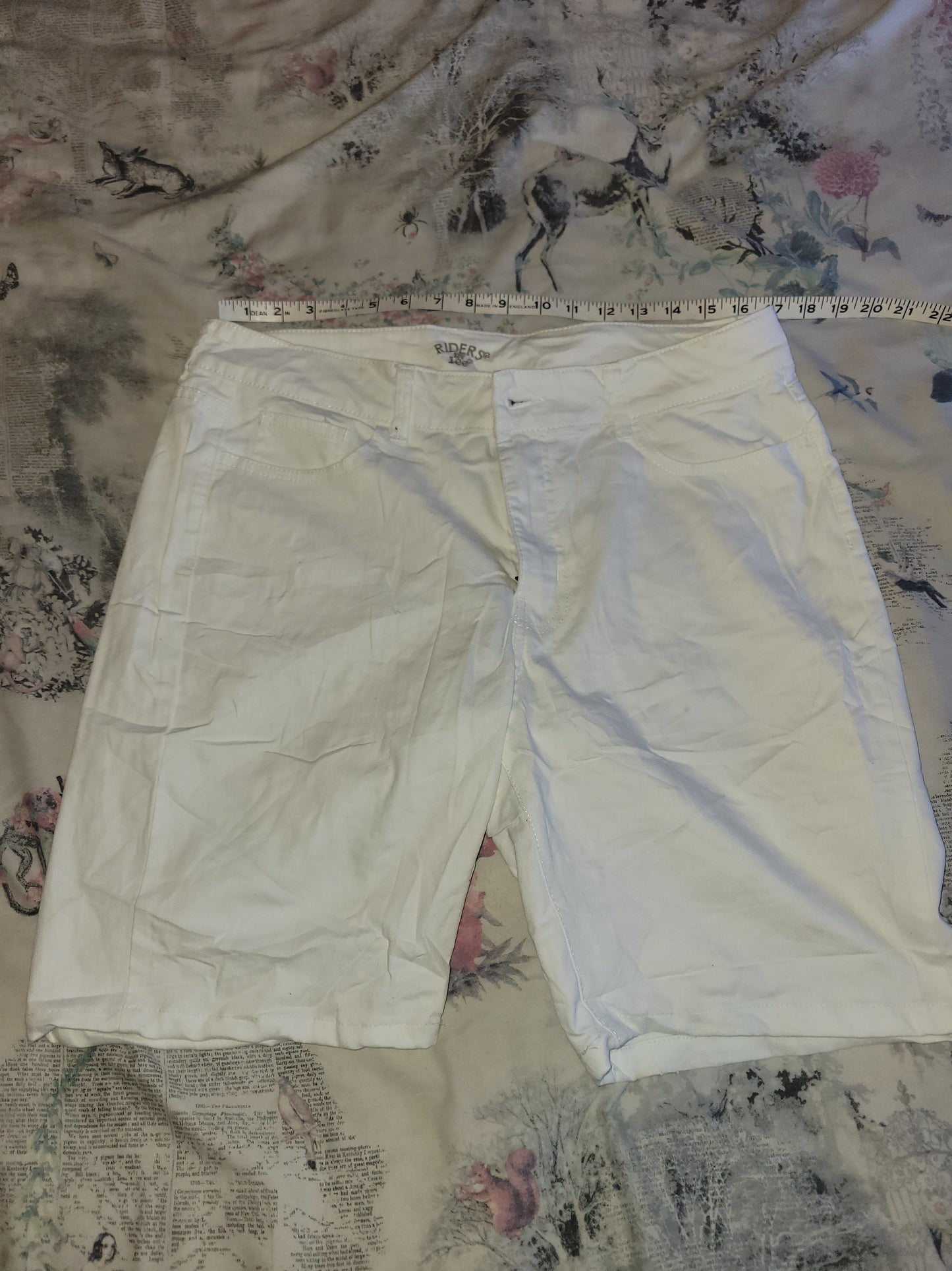 Riders by Lee White Denim Shorts (Size 16 Medium)